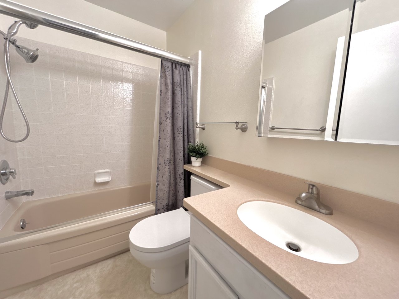 280 Easy Street Unit #210