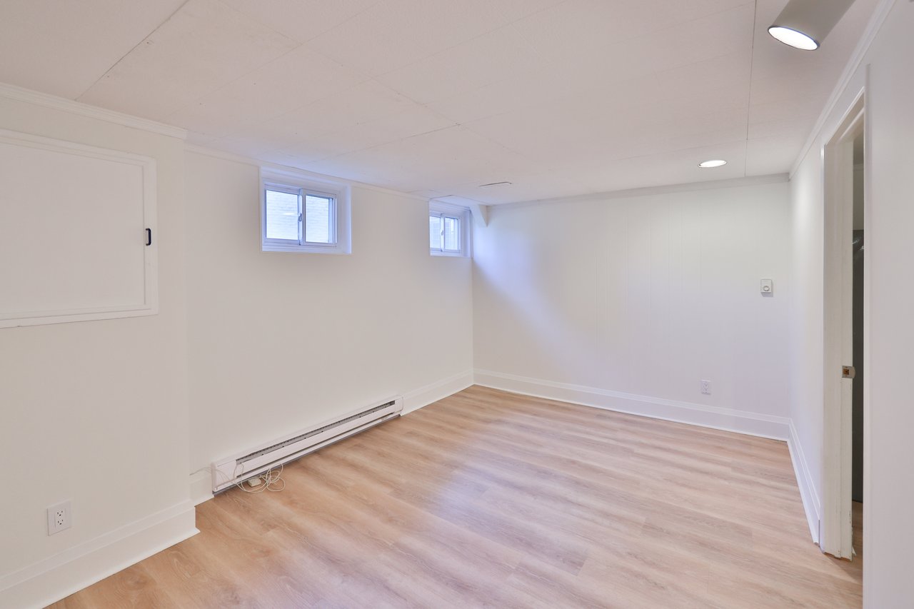 222 Vance Drive, Oakville