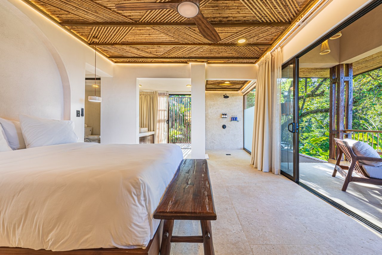 Luxury Hotel Boutique with Ocean Views | Walking distance to the beach | 13.2 Acres