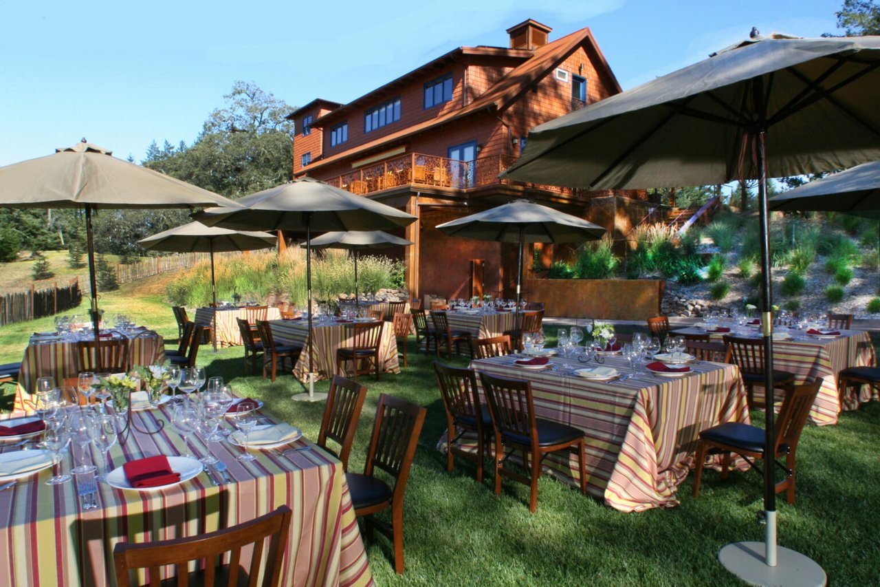 15 Sonoma Wineries With Gorgeous Gardens