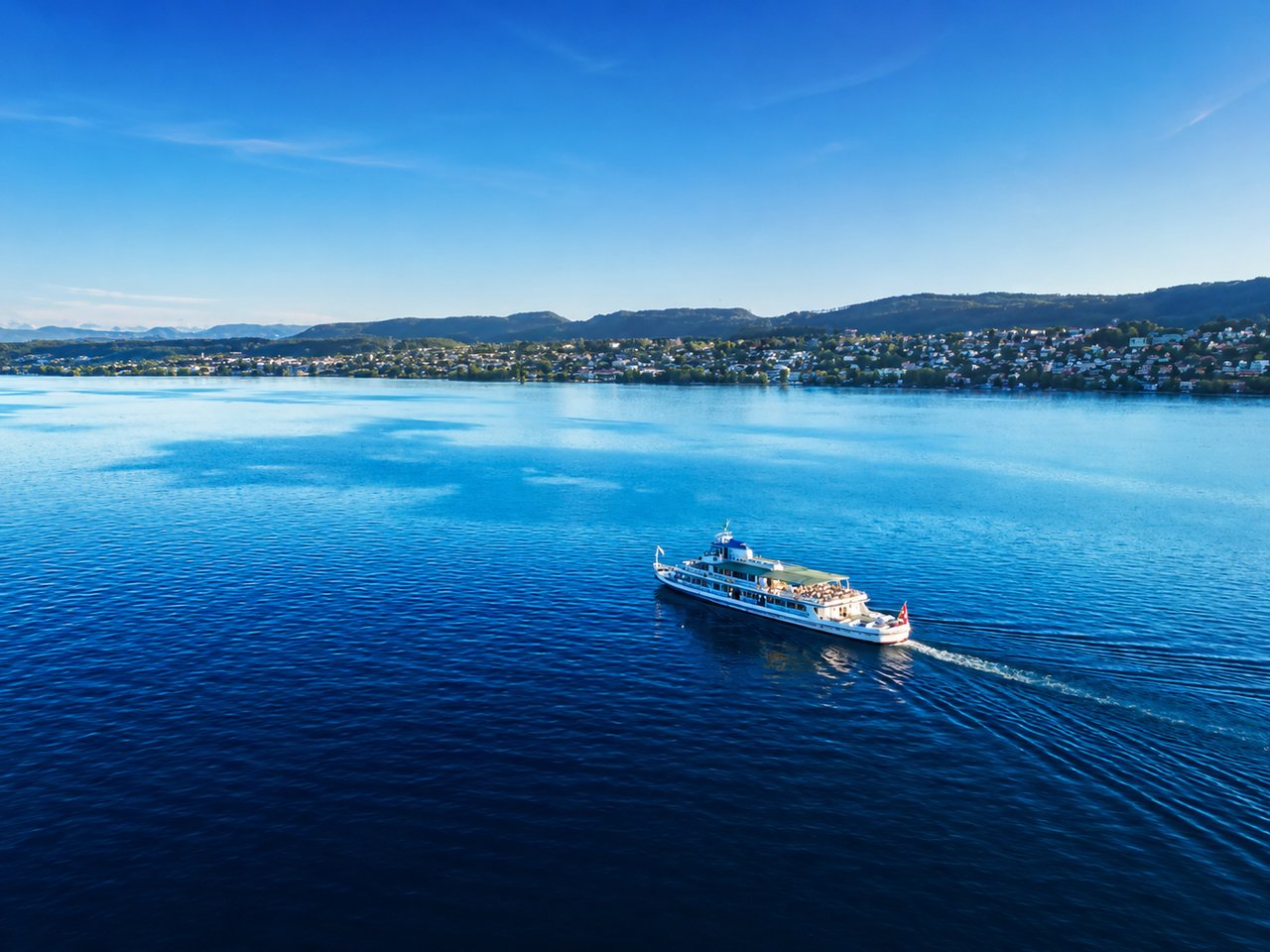 Luxury Living at Lake Zurich in Switzerland