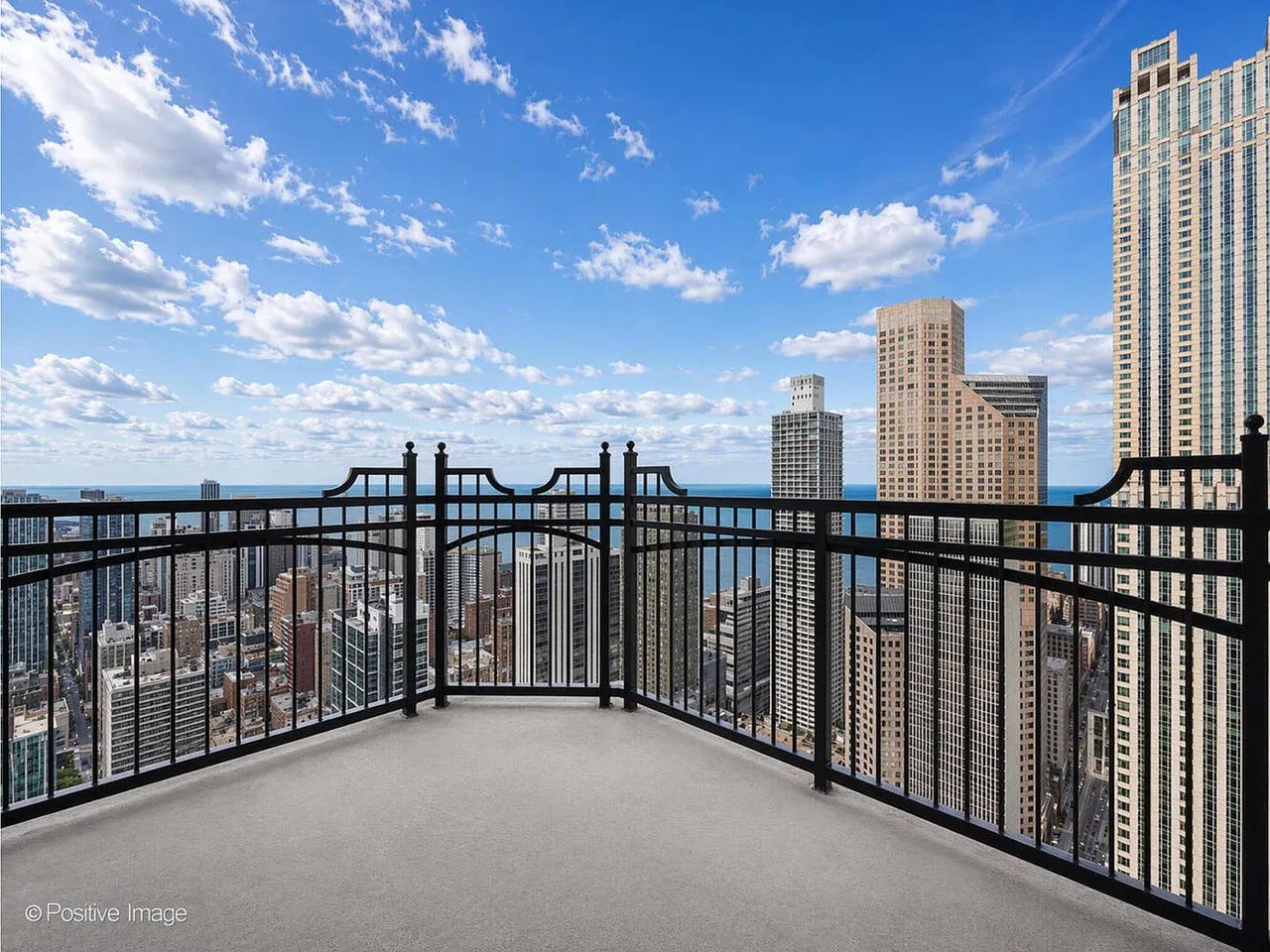 11 E Walton St APT 4102
