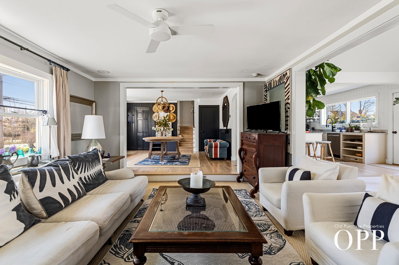 A Turnkey Mid-Century, Effortlessly Located in Bellport Village