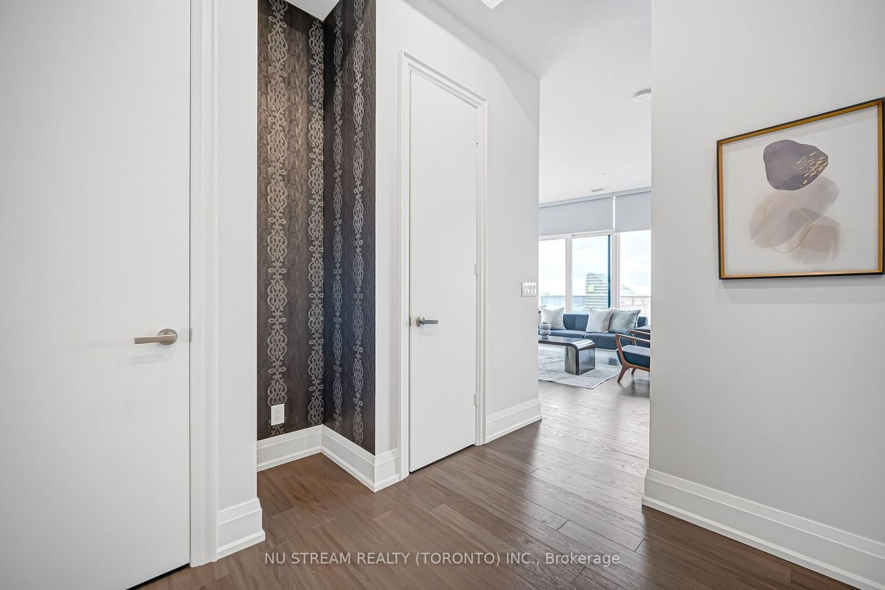 ICONIC PENTHOUSE AT 100 HARBOUR ST 