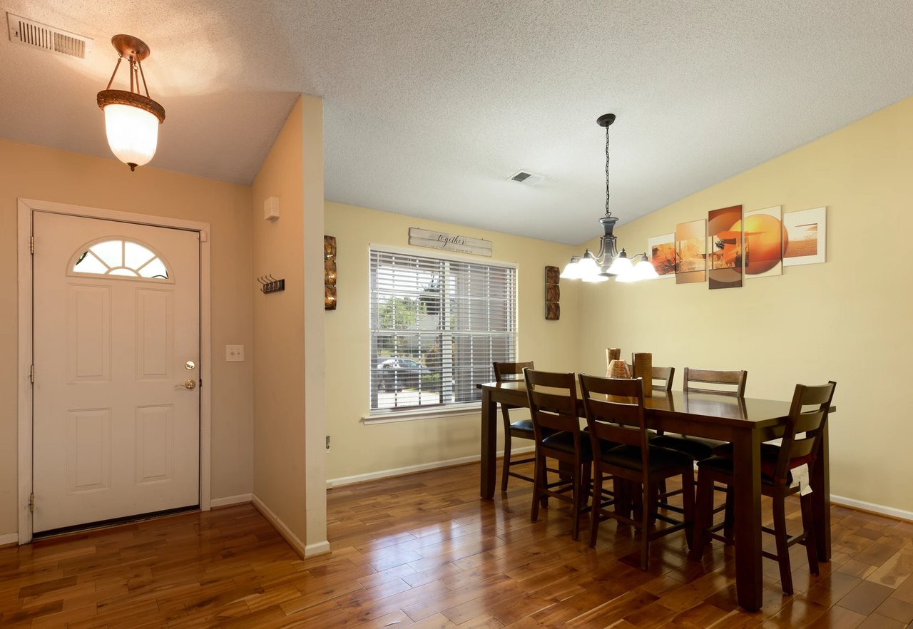 Sold - 612 Hunters Lane, 3 Beds with a Creek & Great Room