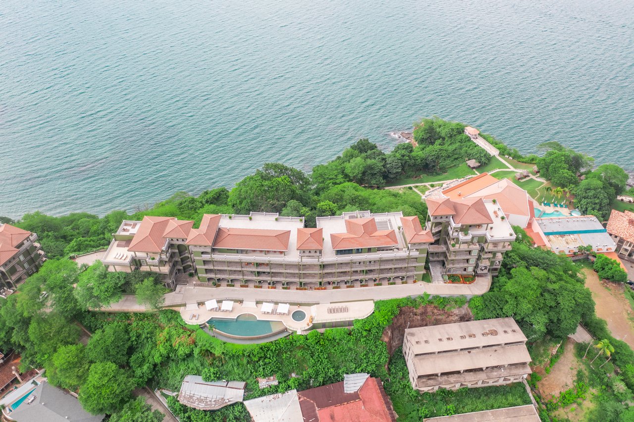 360 Splendor del Pacifico #305 | Oceanview Perfection – Just Steps from the Infinity Pool