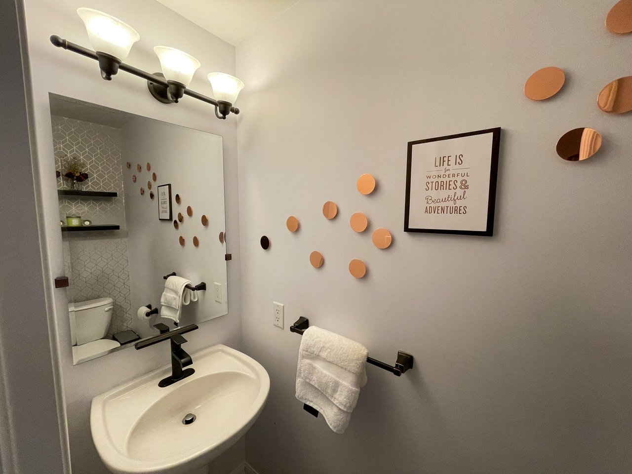 877 Willingdon Cres