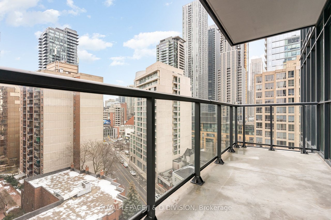 32 Davenport Rd #1007