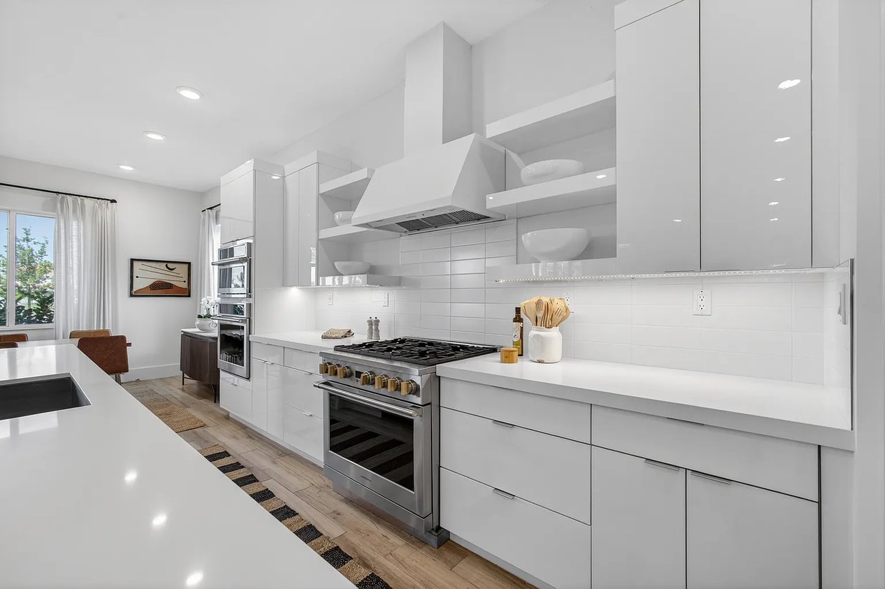 12249 Waterstone Cir