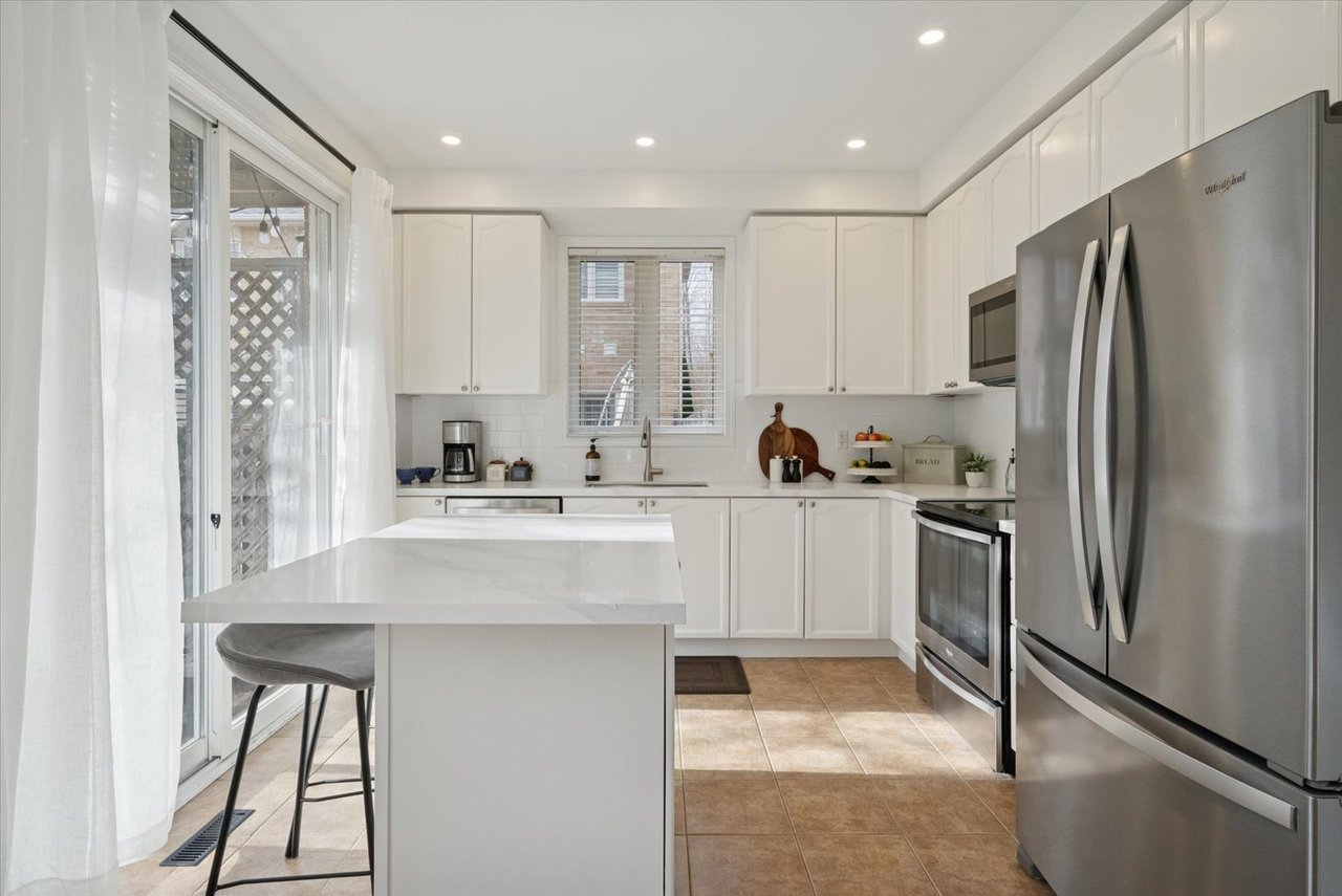 77 Fred Silvester rd