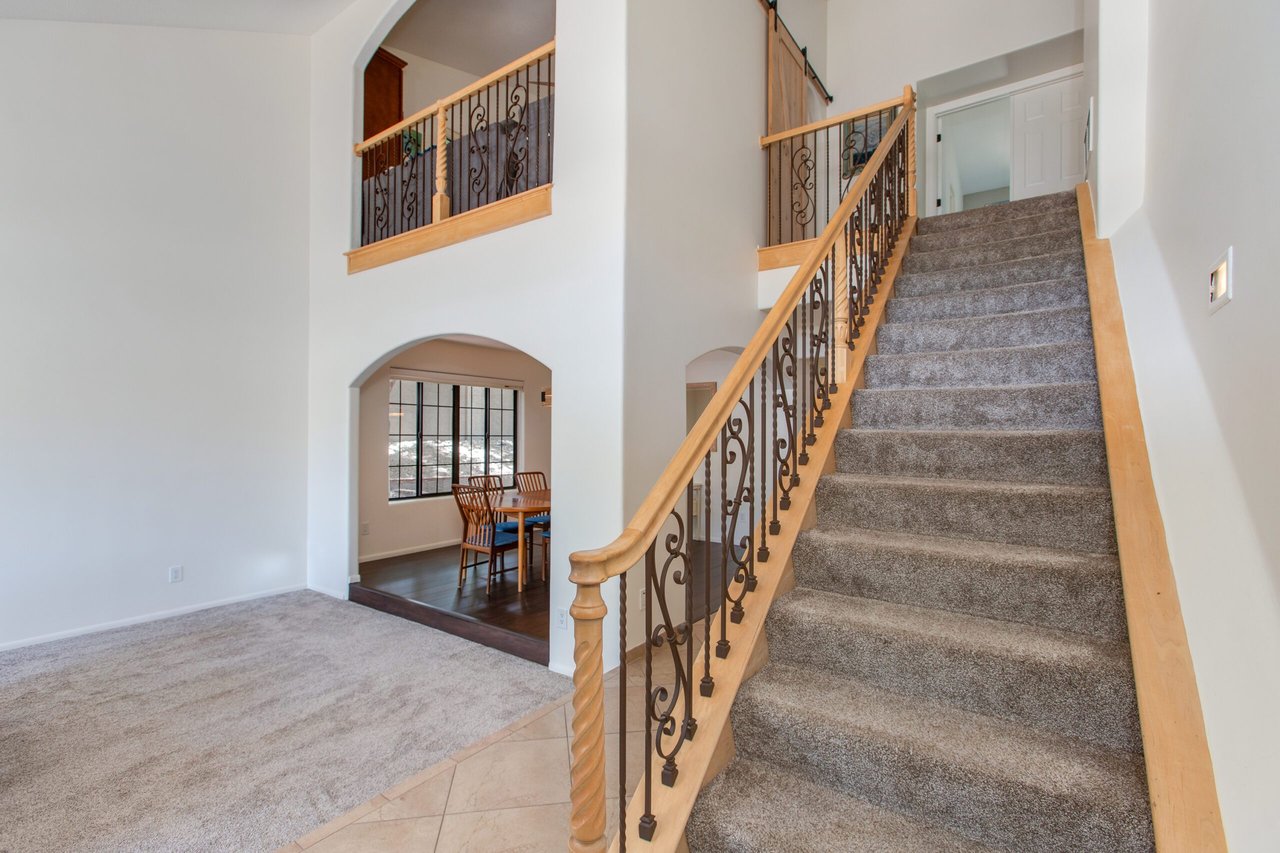 1067 E Seminole Dr.