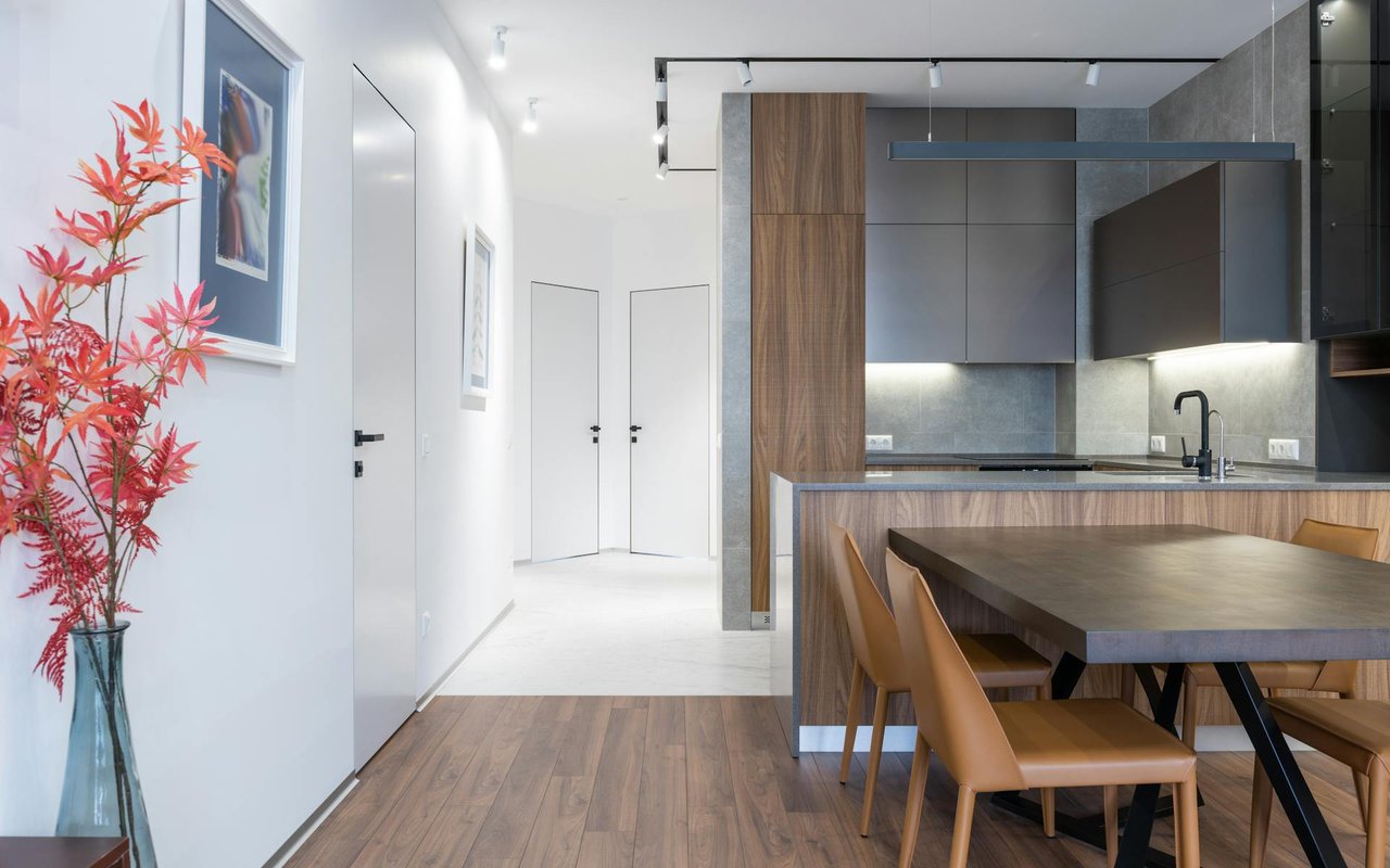 Choosing the Right Aquatic Plants for Your Lakefront Home