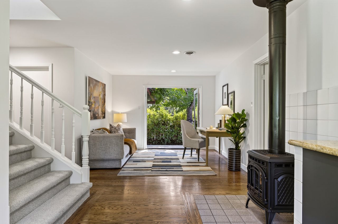 82 Shady Lane, Ross