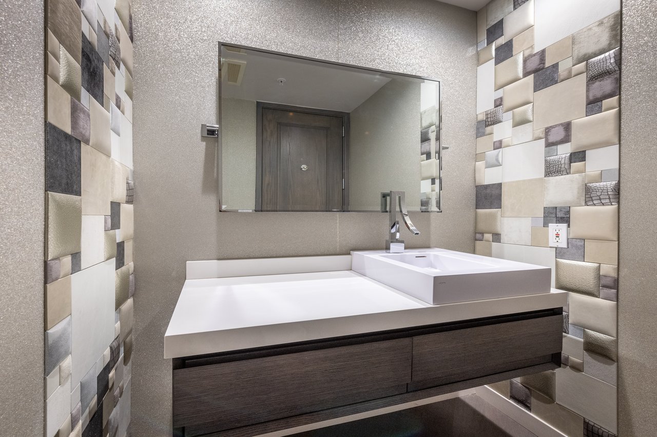 10490 Wilshire Blvd #1705