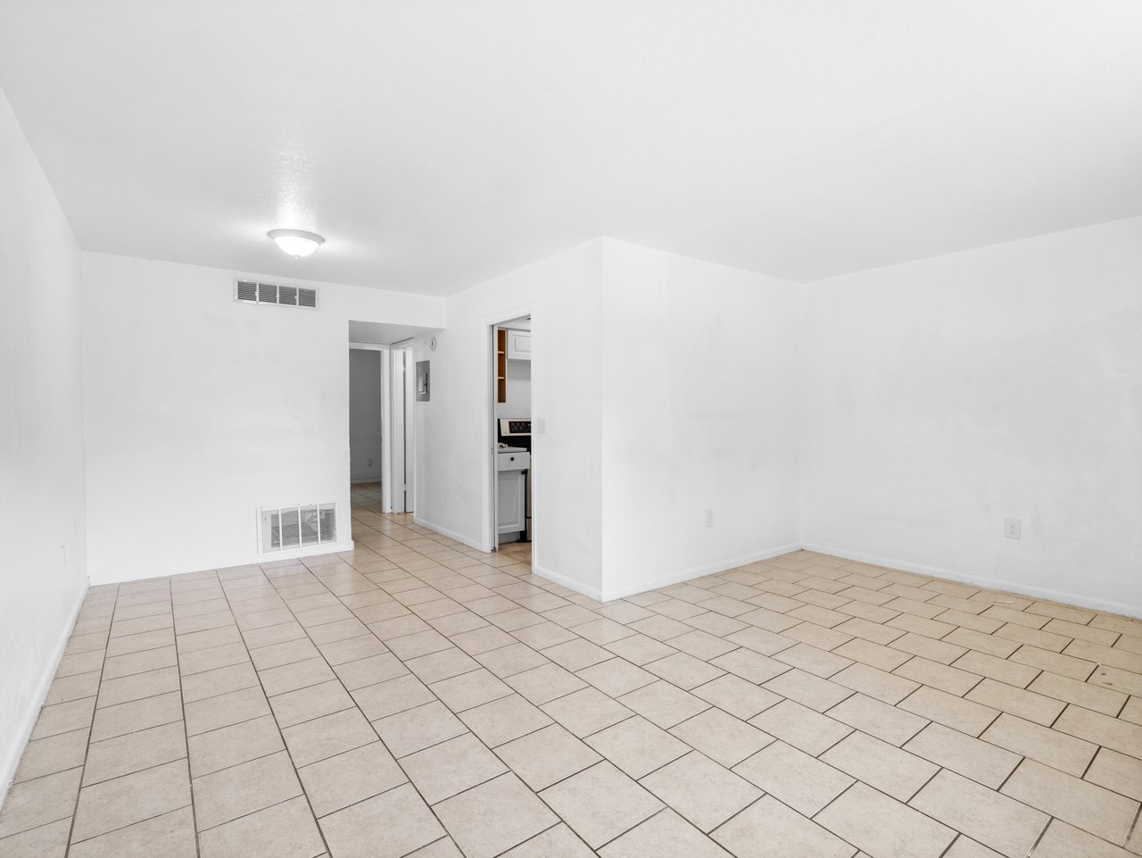 85,87,89 NW Irwin Ave