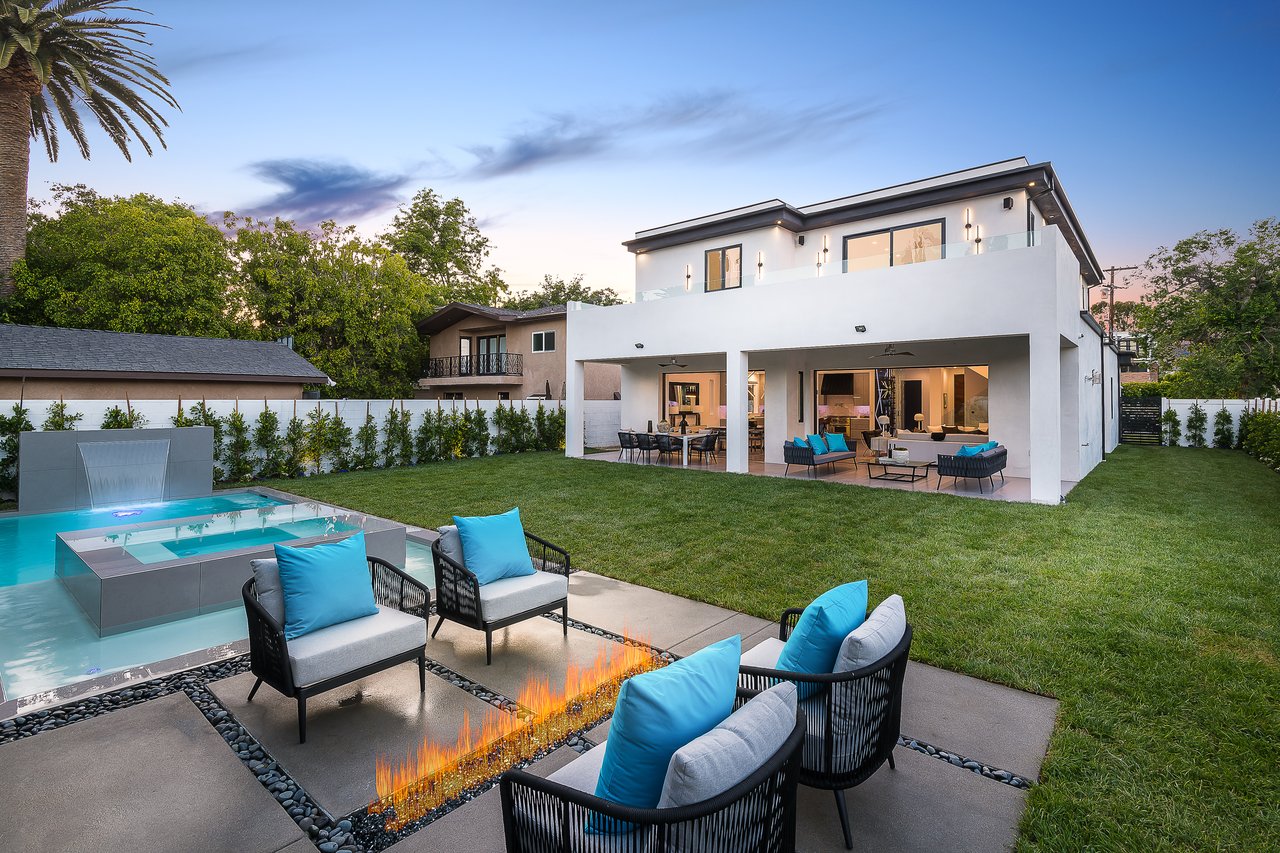 Stunning Modern Smart Home in Sherman Oaks