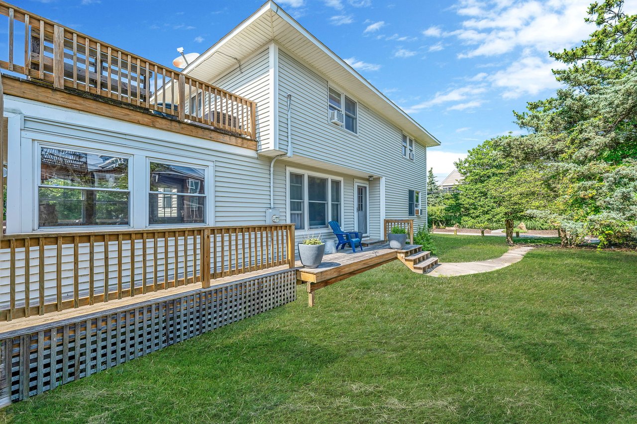 38 W Lighthouse Walk