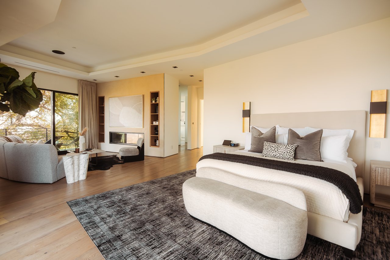 13331 Mulholland Dr, Beverly Hills