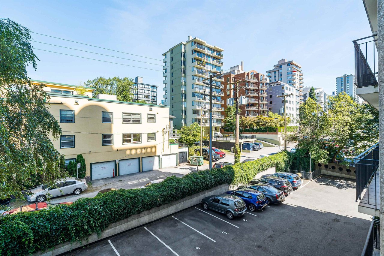 1575 Beach Ave, #303