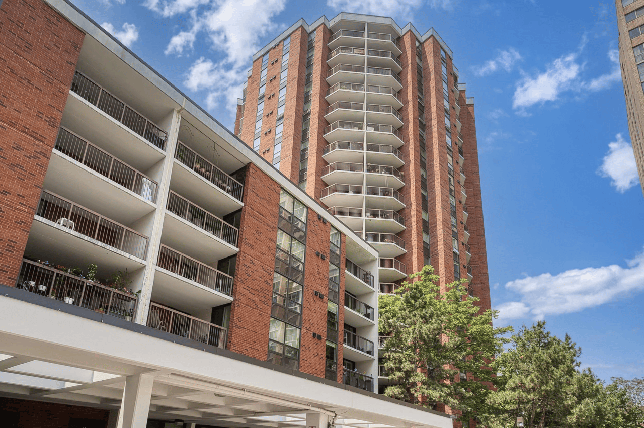 77 Maitland Pl #1923