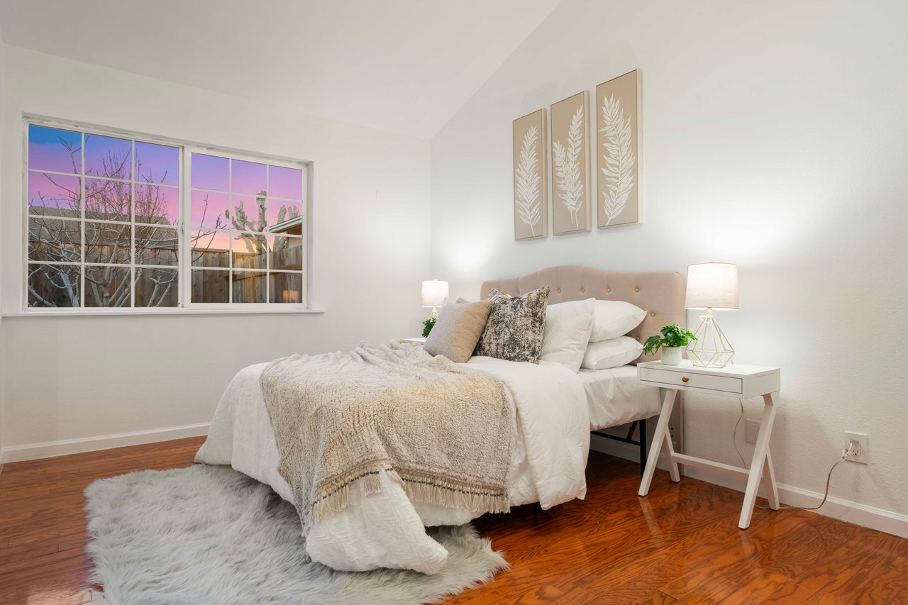 32490 Lake Temescal Ln