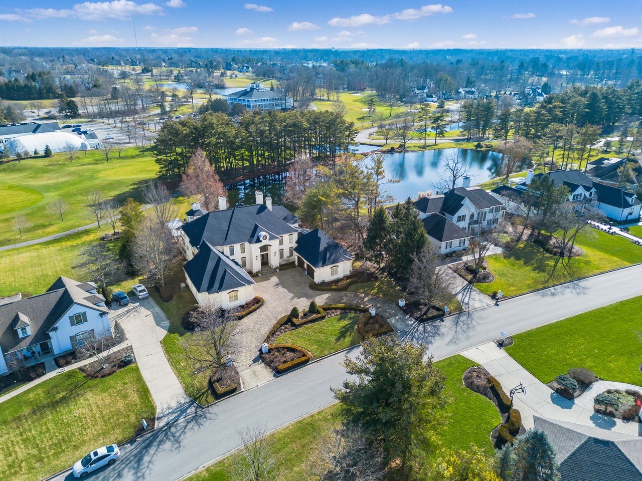 Luxury homes in Highland Lakes Westerville
