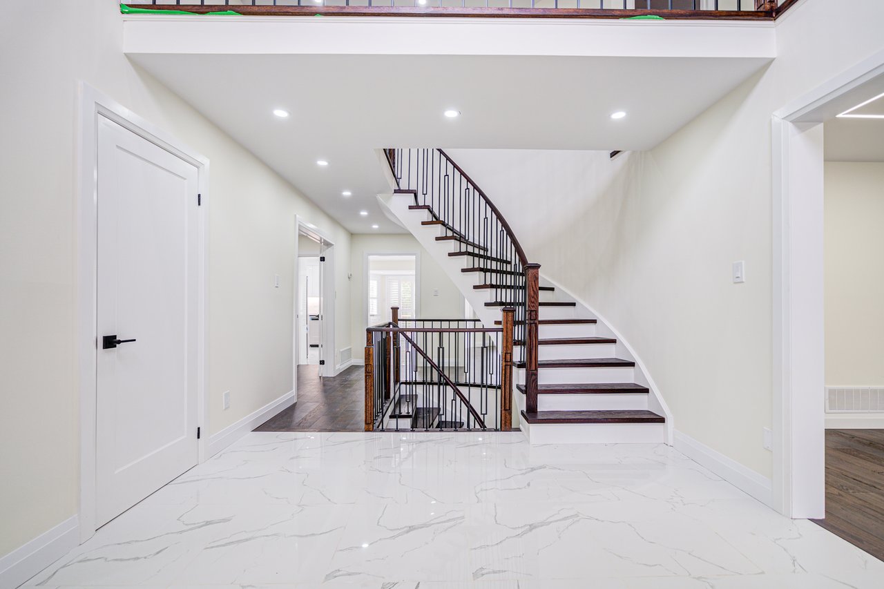 1126 Berkshire Crt