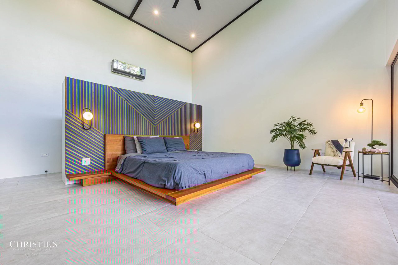 Contemporary Mountain View Villa – 10 Minutes to Playa Dominical