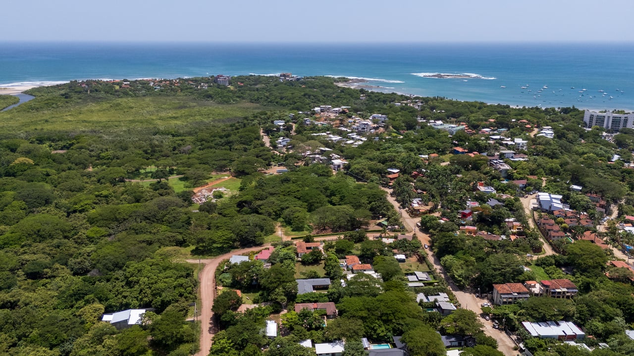 Casa Karibe | Vibrant 5-Bedroom Caribbean-Inspired Villa with Pool in Gated Tamarindo Community
