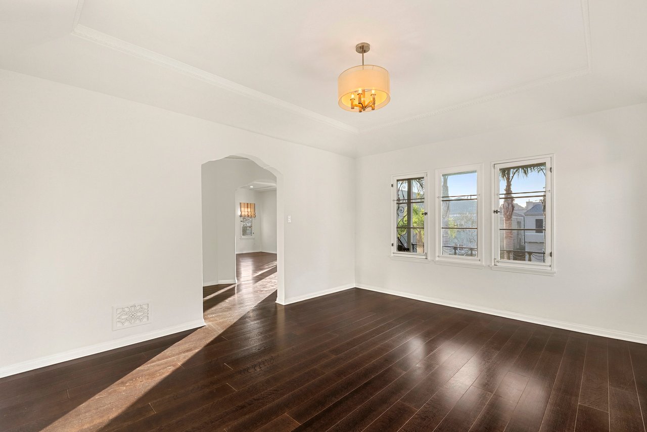 104 N Harper Ave, Beverly Grove