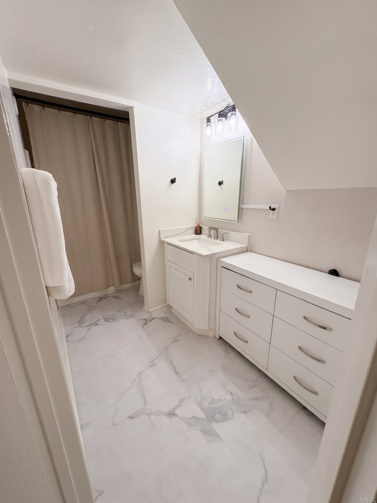 1336 Yale Street, APT 6 Santa Monica, CA 90404