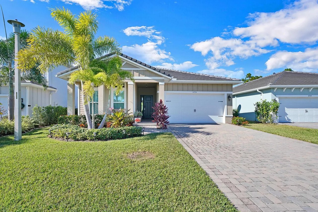4724 SW Briarwood Ct