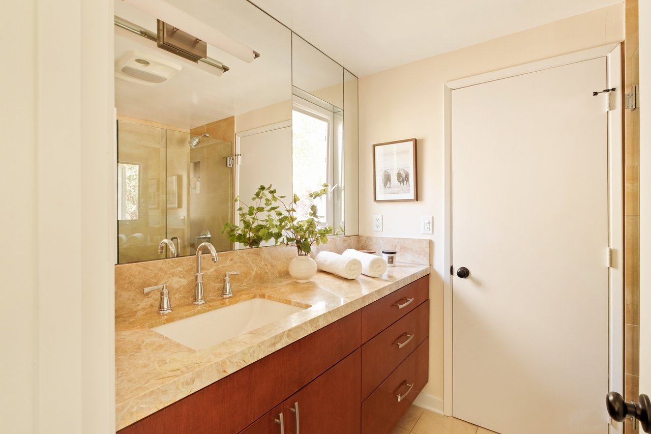 3588 Mandeville Canyon Road, Brentwood