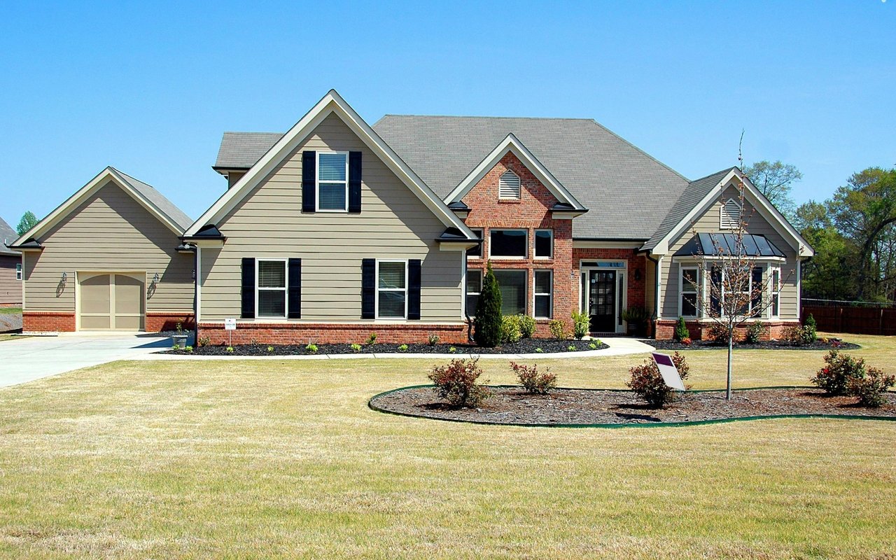 Monroe Manor