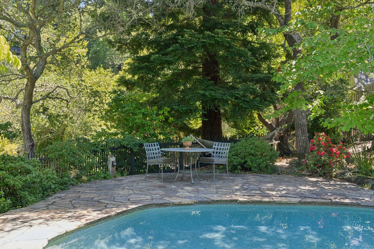 28 Black Log Rd
