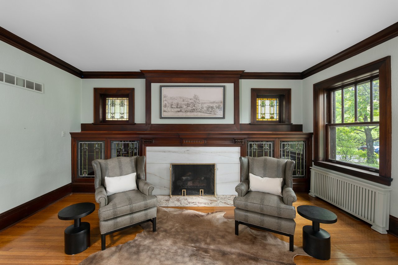 212 Sheridan Rd