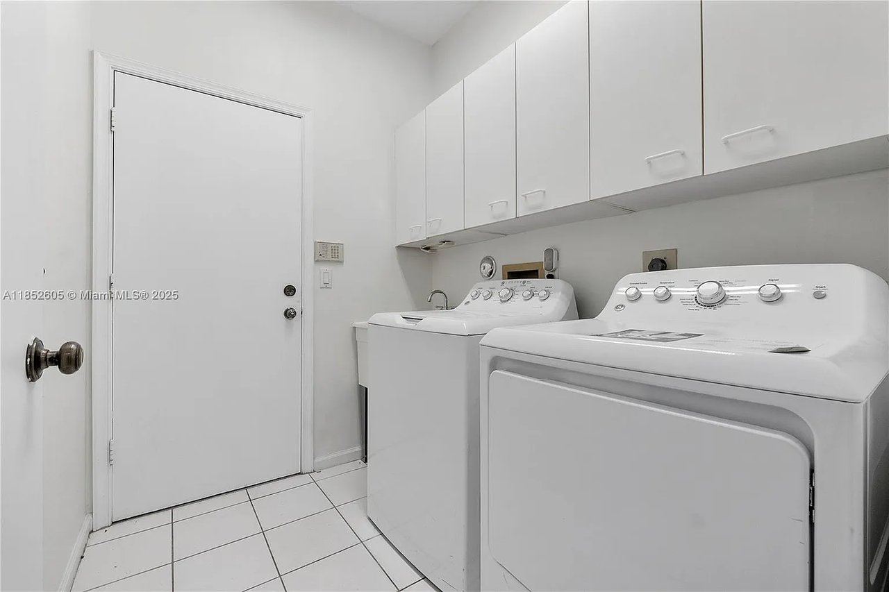 2449 NW 64th St