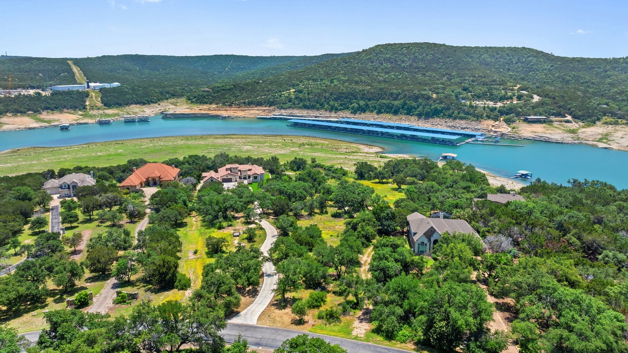 Premium 9.67-acre homesite in gated Northlake Hills - Lago Vista