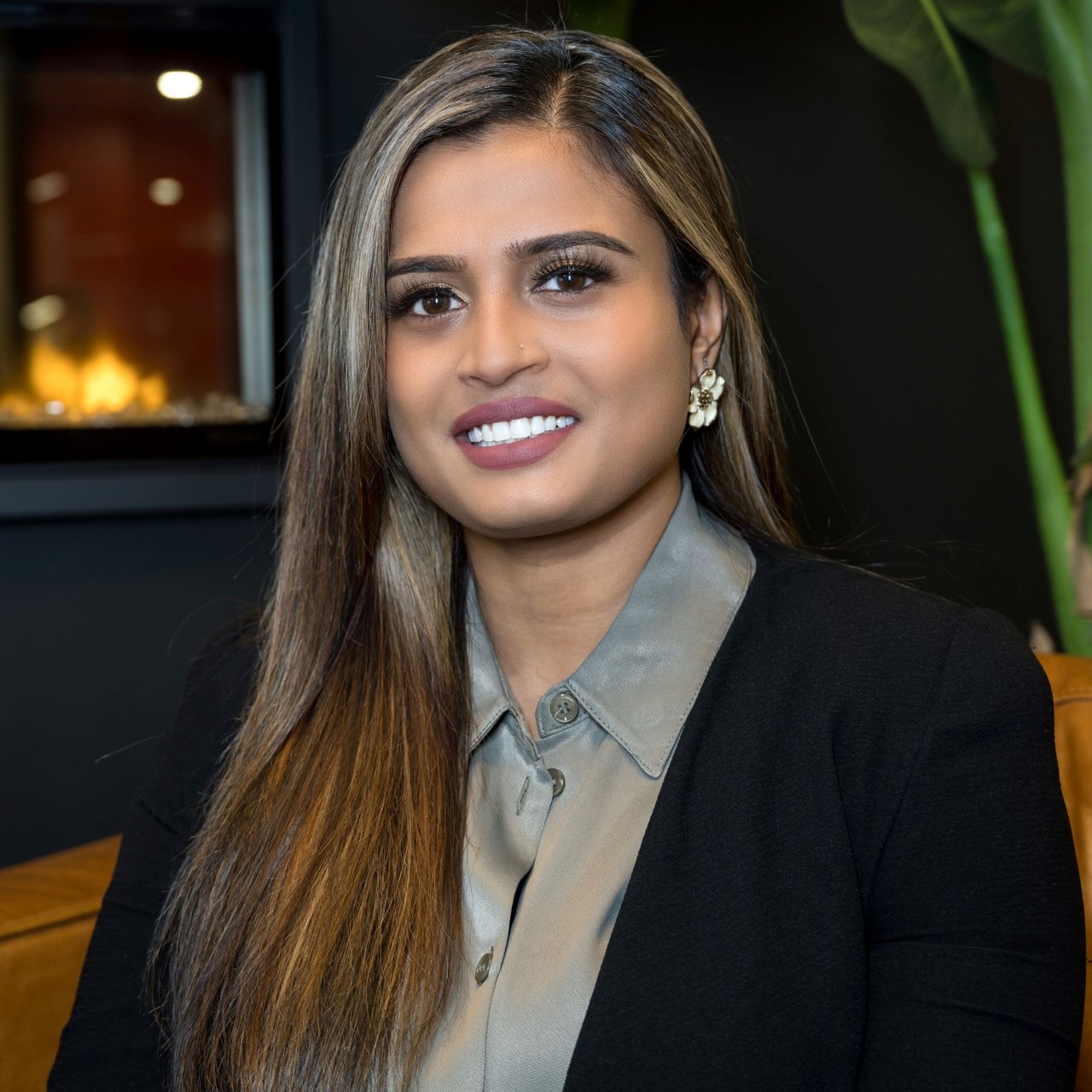 Jena Sivamohan Toronto, ON Real Estate Agent Headshot