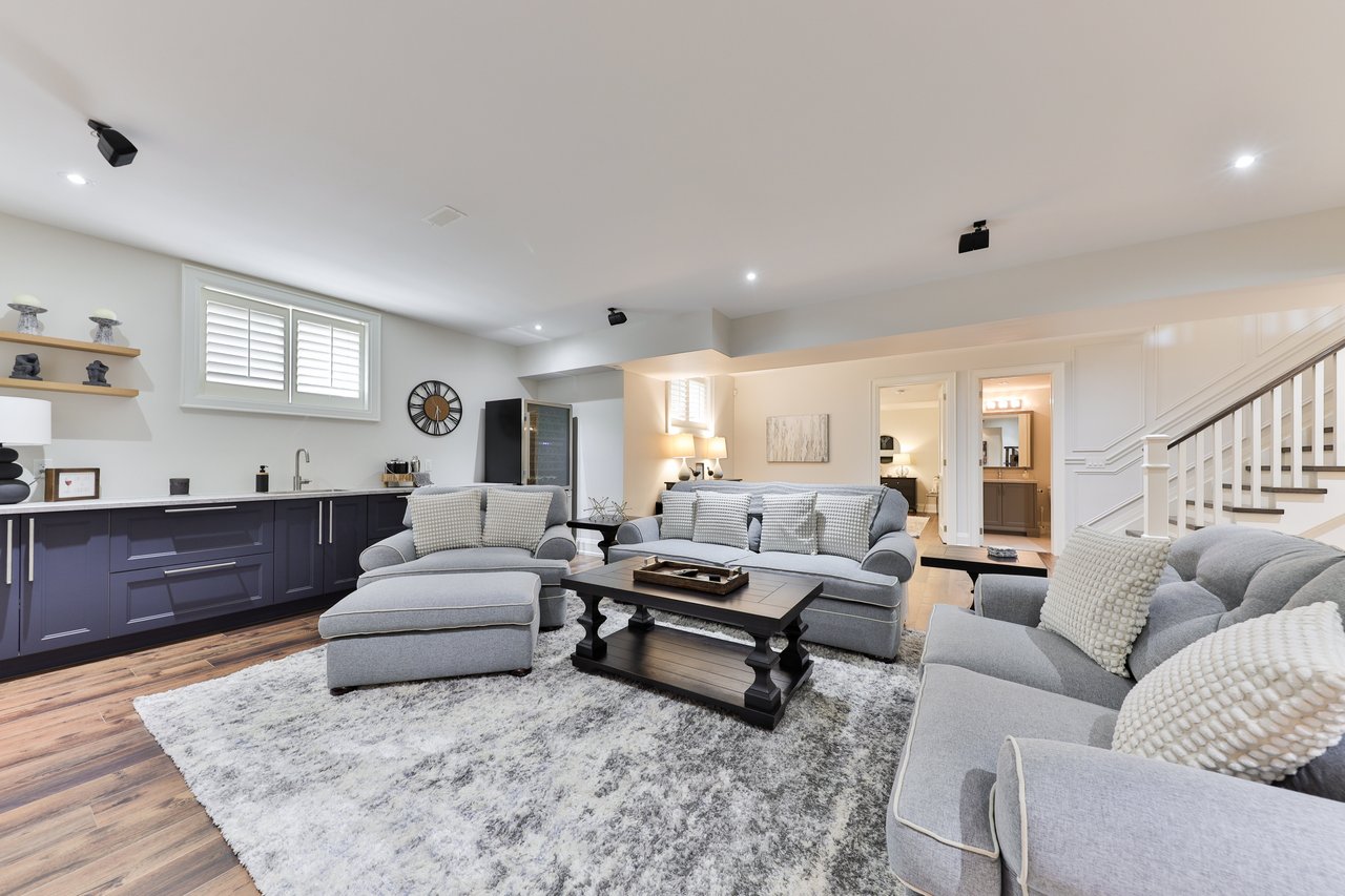 408 Saville Crescent, Oakville
