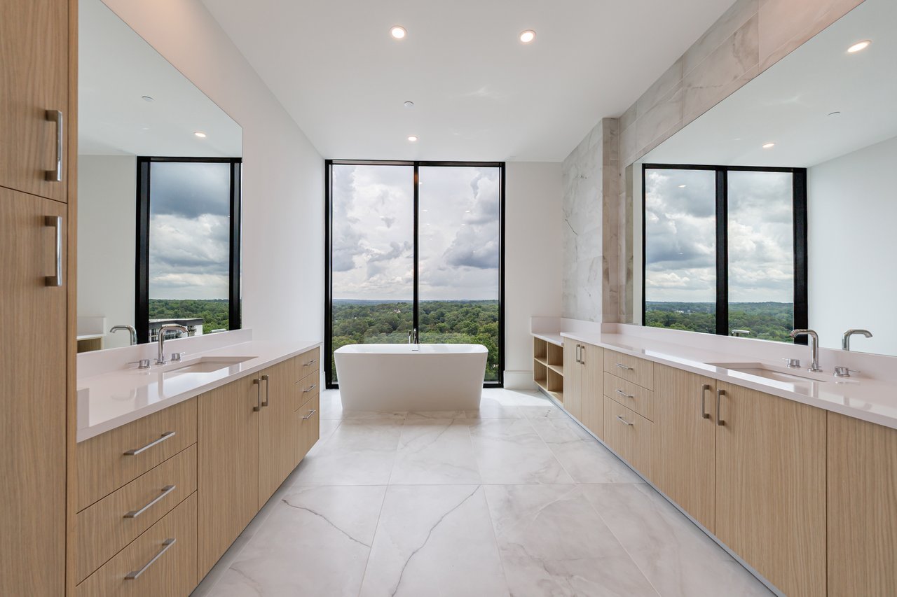 2425 Peachtree Road Unit 1806