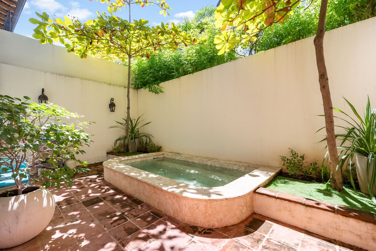 5 Calle Cartagena | This coastal retreat offers a perfect blend of comfort and convenience.