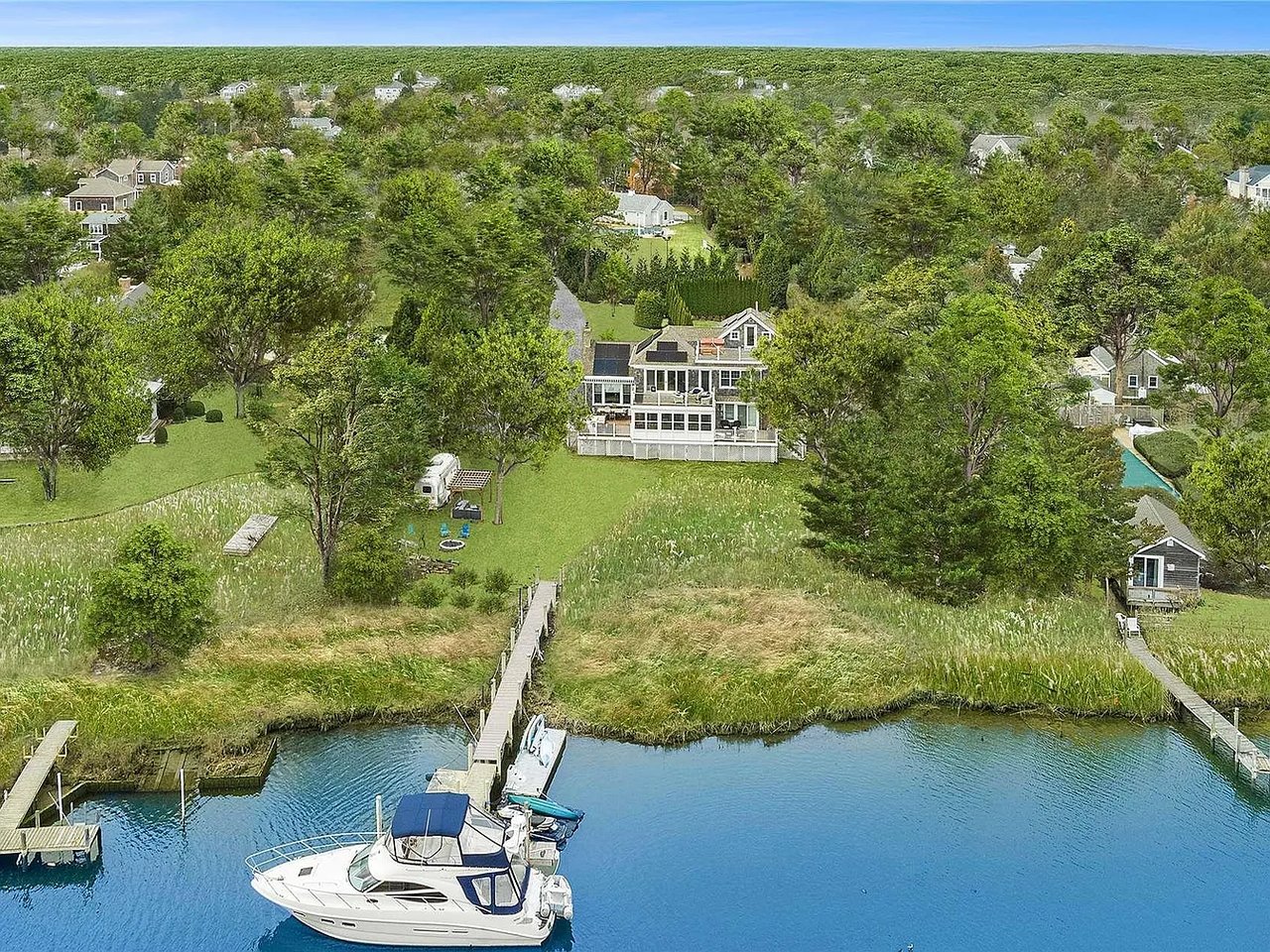 32C Honeysuckle Ln