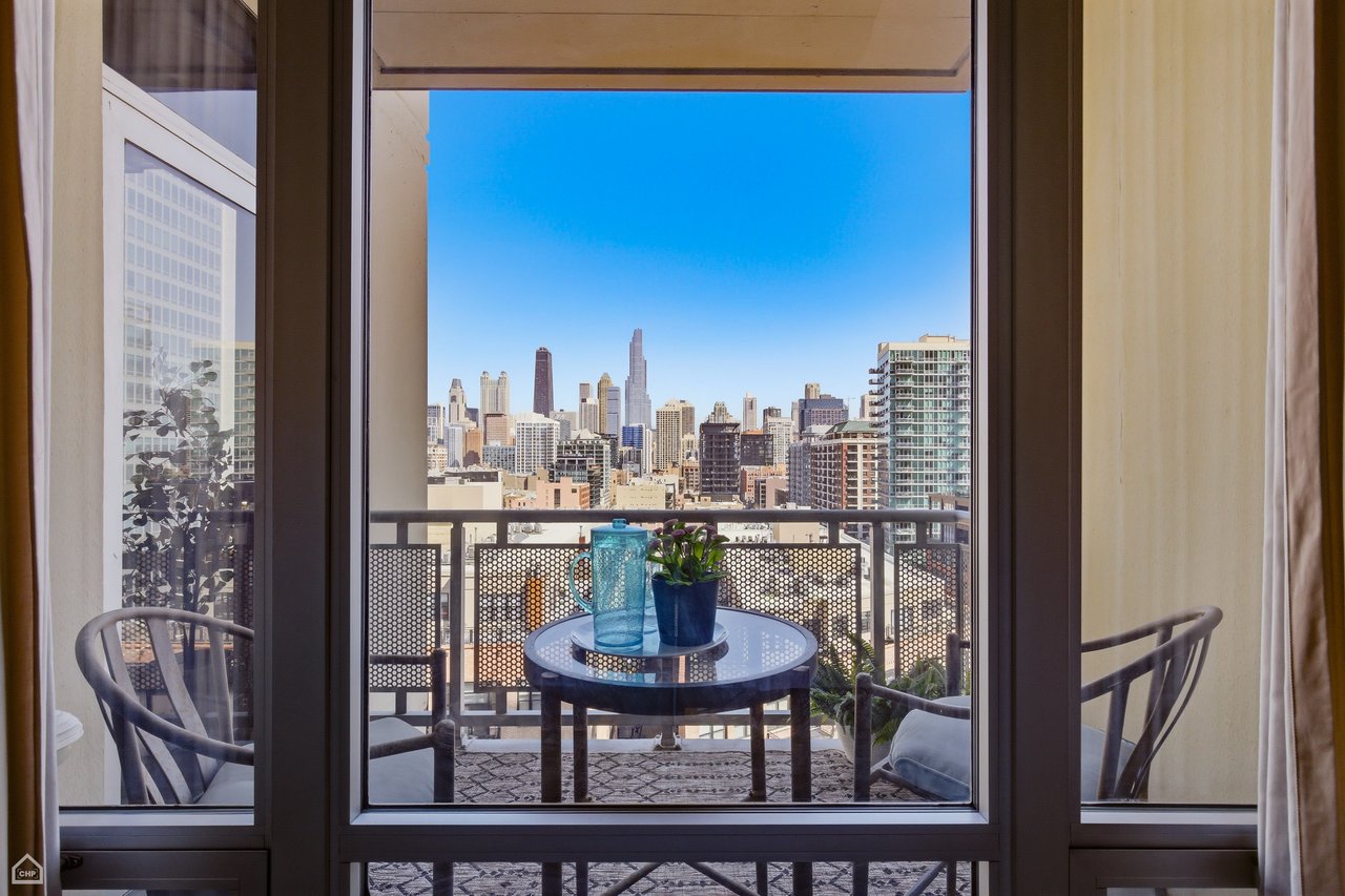 702 N Larabee Street unit 1206 