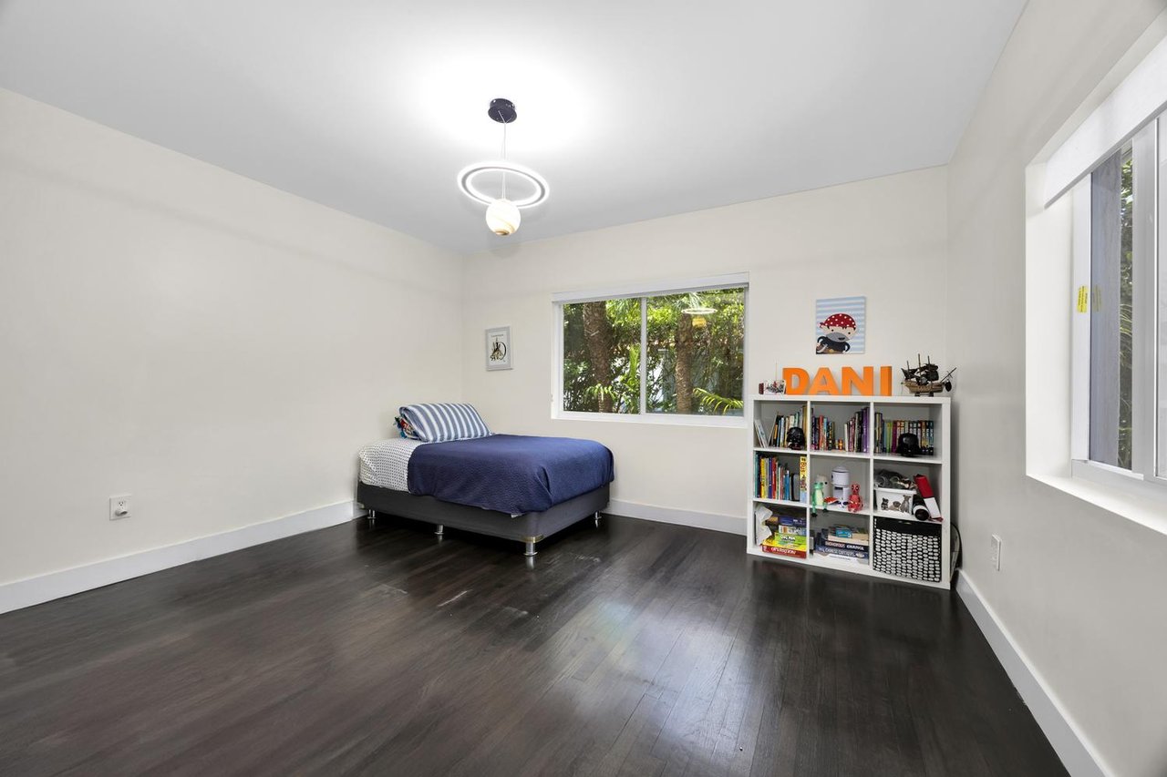 Under Contract in Just 1 Day: 6610 Santona St Sells for $2,200,000