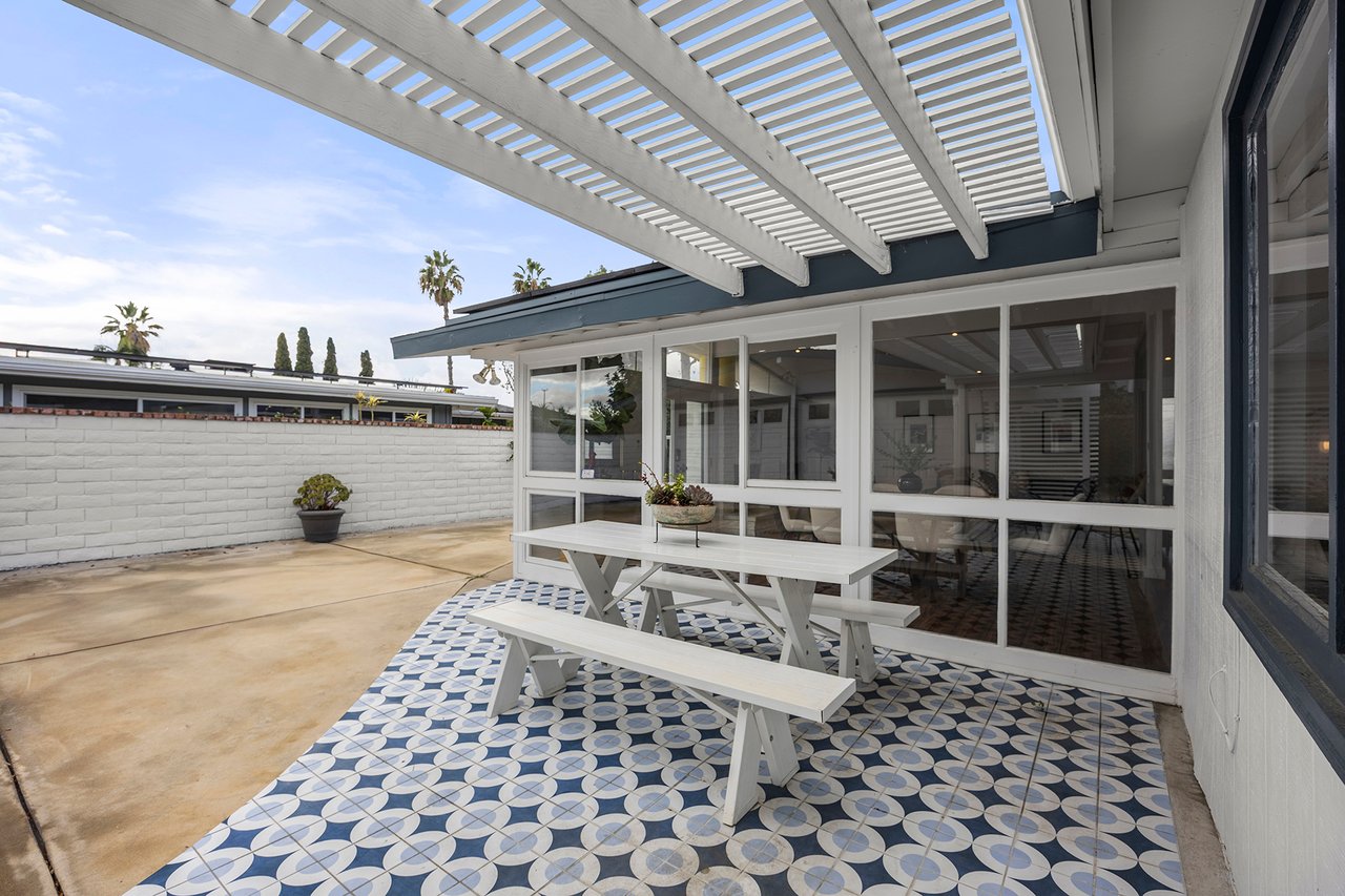 Tustin Cliff Home May For Sale