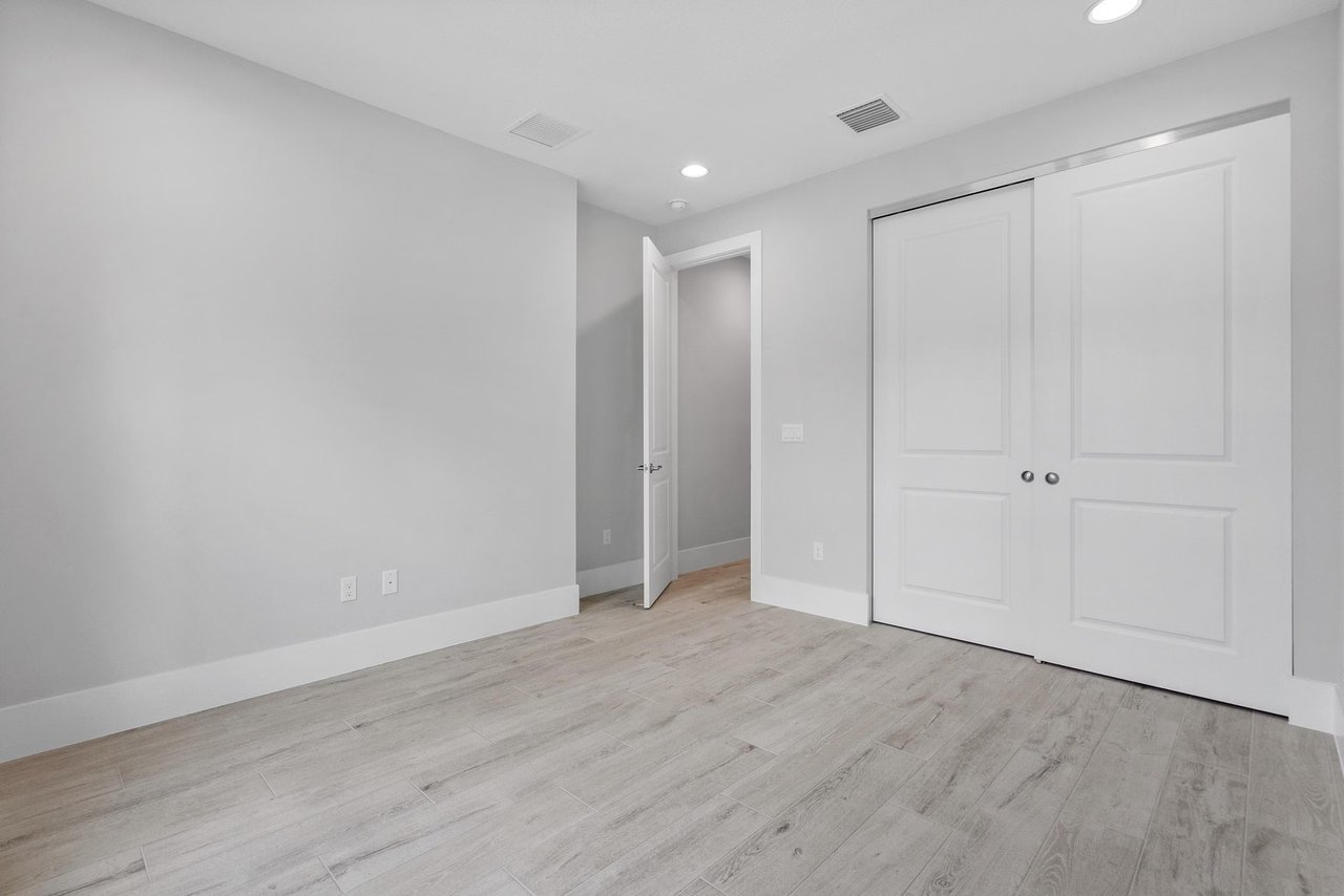 4243 Lucaya Pointe Wy