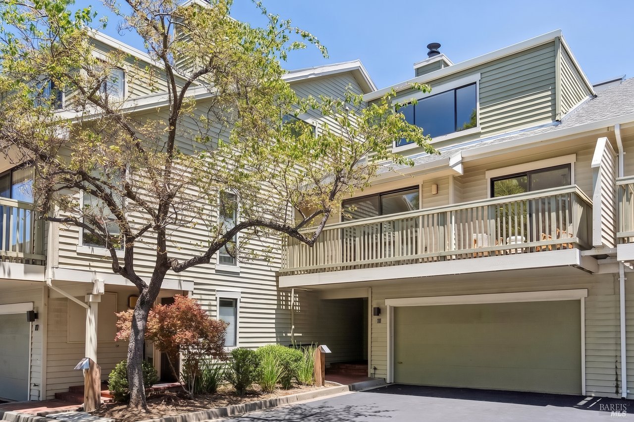 11 Eucalyptus Knoll Street