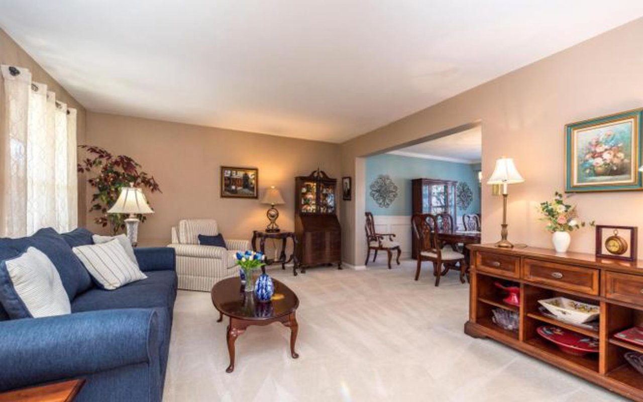 2233 Fir Ct