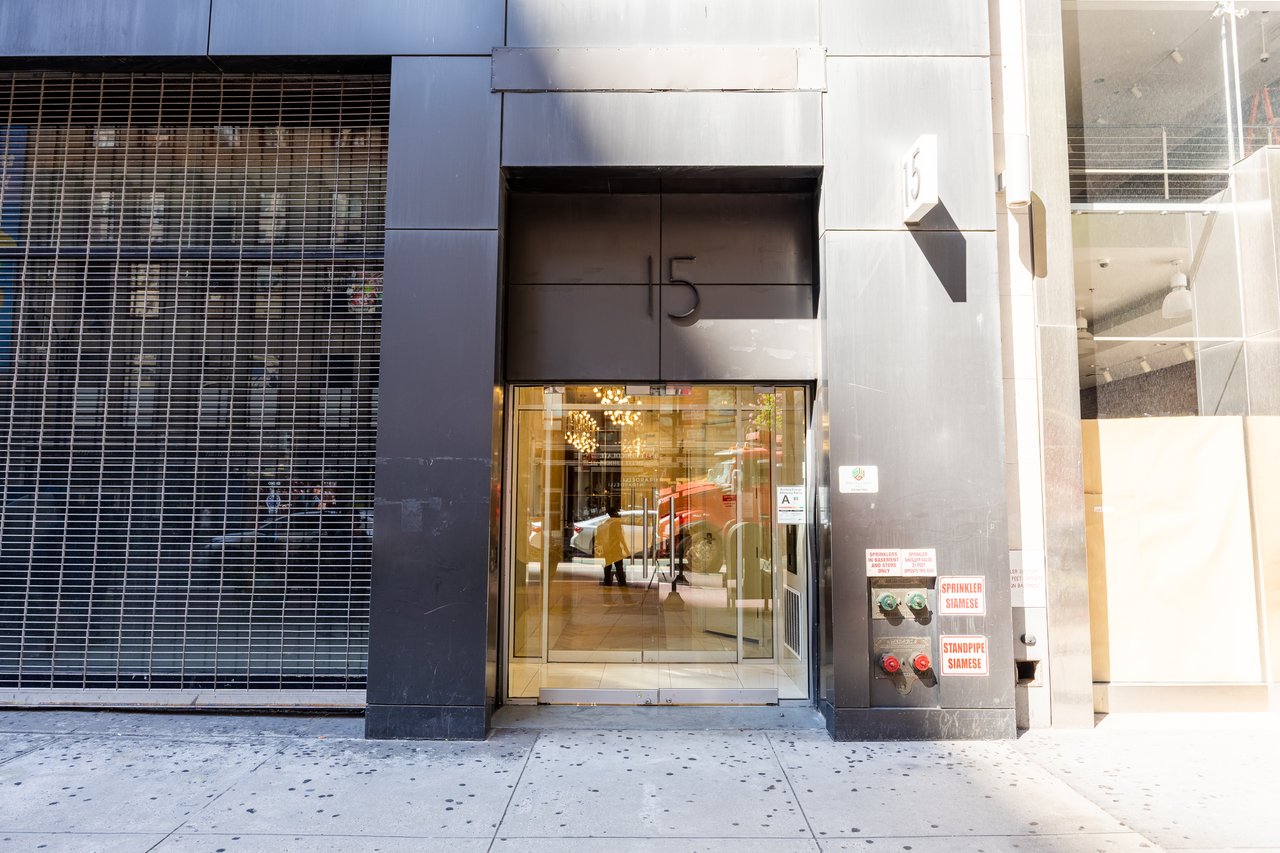 15 West 34th Street - 6th Floor